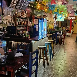  Hostal Tres Mundos México